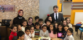 1/B SINIFI OKUMA PASTASINI KESTİ