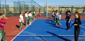 5-B SINIFI ÖĞRENCİLERİMİZ İLE BEDEN EĞİTİMİ VE SPOR KORT TENİSİ ÇALIŞMALARIMIZ