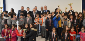 MALATYA OKULLAR ARASI SATRANÇ TURNUVASINDA MİNİKLERİN KUPA HEYECANI