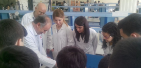 7. SINIF ÖĞRENCİLERİMİZ KİMYA LABORATUVARINDA