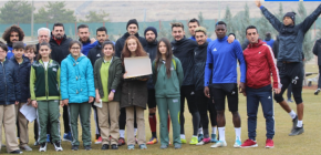 ÖZEL MALATYA ÇAMLICA OKULLARI ÖĞRENCİLERİ, EVKUR YENİ MALATYASPOR'A DESTEK ZİYARETİ